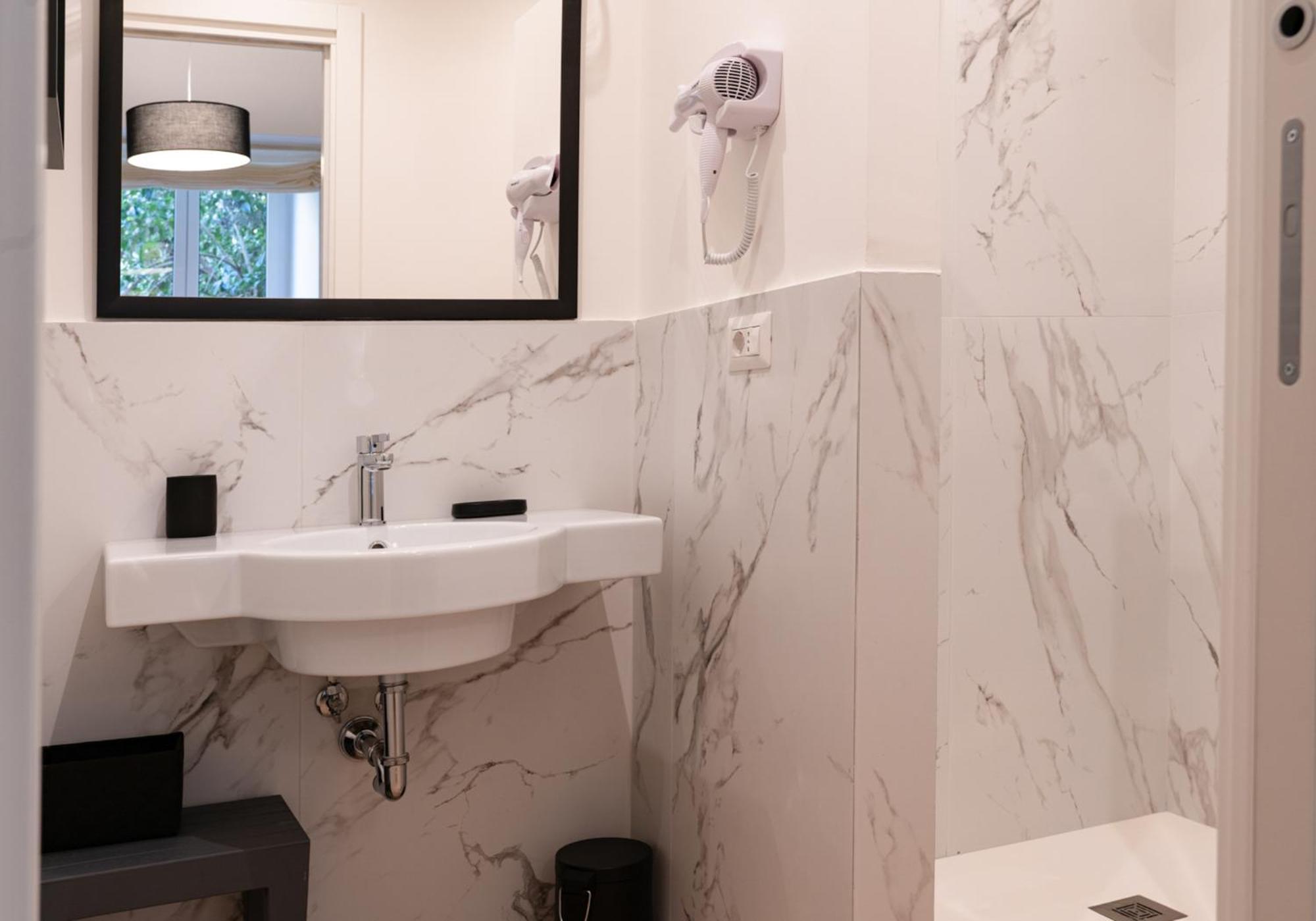 Residenza Lucrezio Pensión Roma